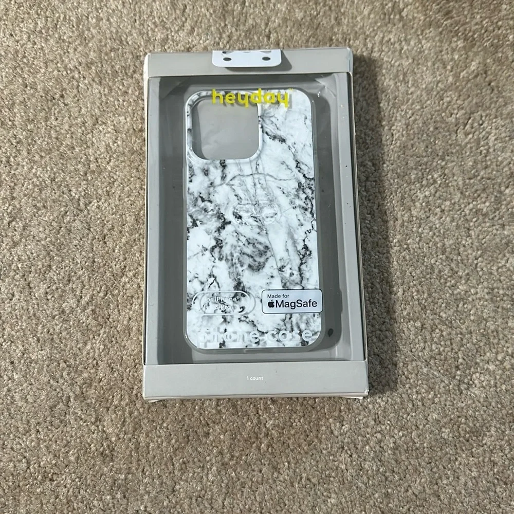 I phone 13 MagSafe marble case
